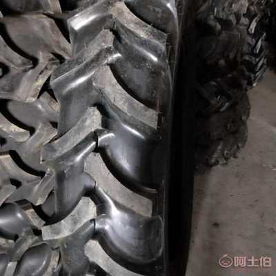 甲字農(nóng)用拖拉機(jī)輪胎12.4-28 人字花紋設(shè)計(jì)，加厚耐用，廠家直銷(xiāo)